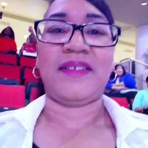 Meet your Posher, Flecia